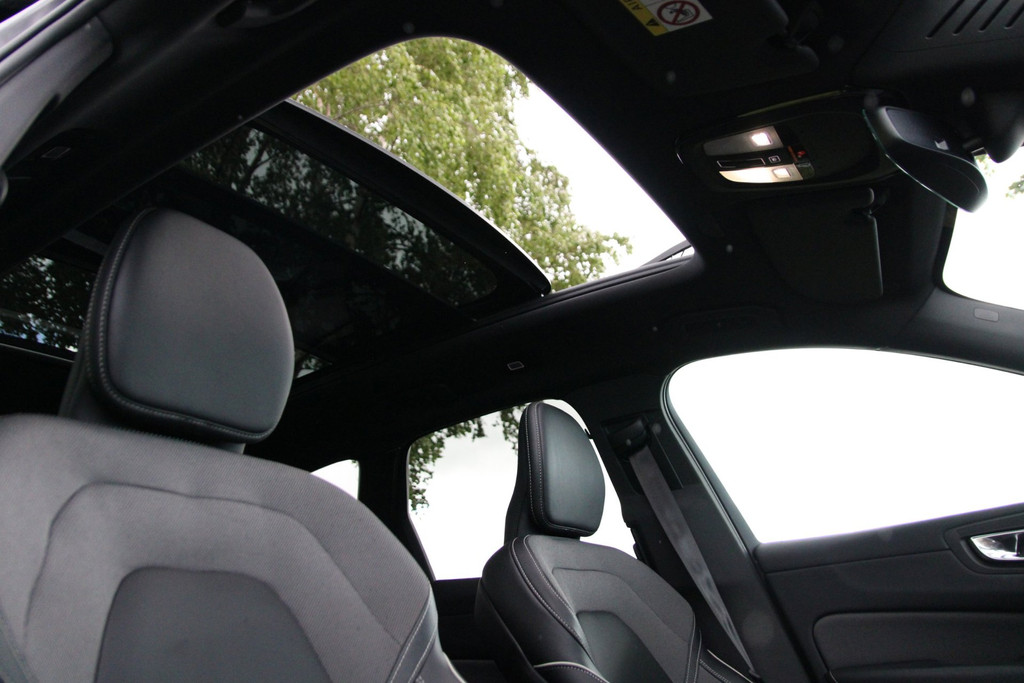 41419840-2.jpg