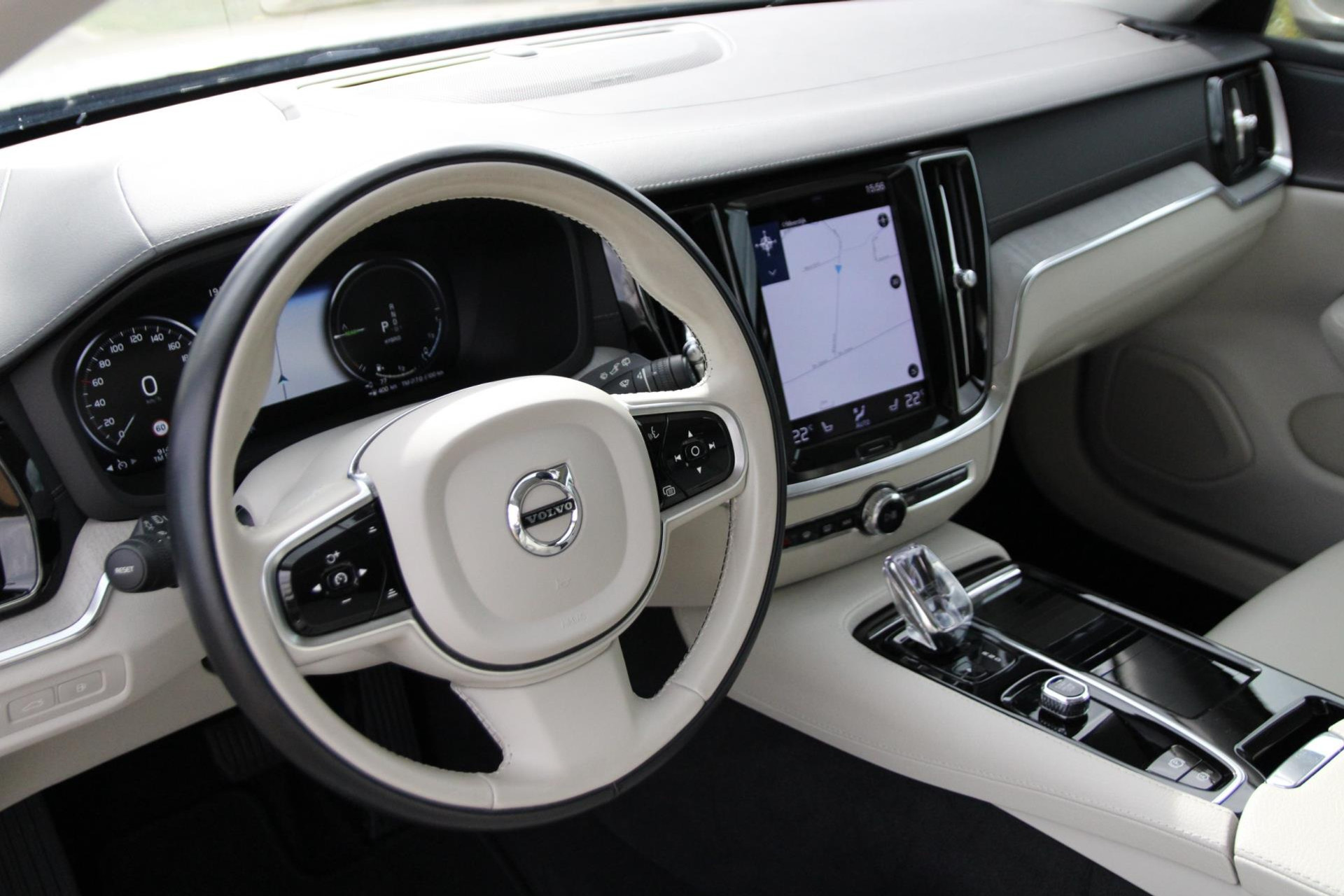 47600370-1.jpg