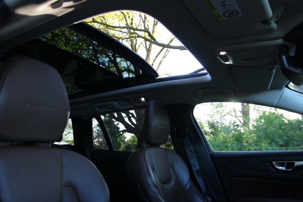 53060208-2.jpg